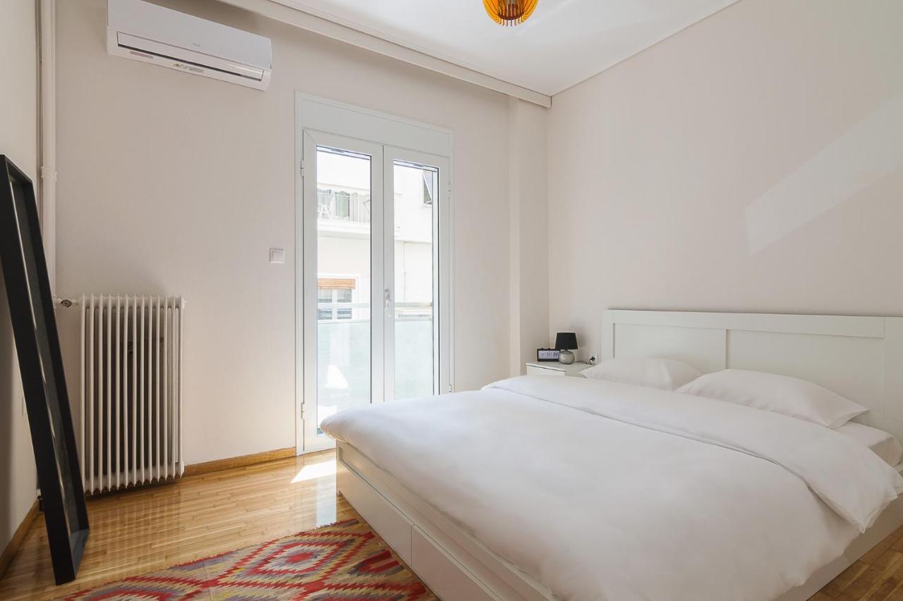 A Modern 2-Bedroom Apartment Near Areios Pagos Atene Esterno foto