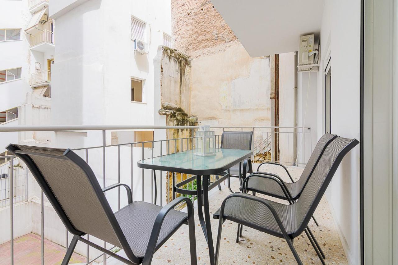 A Modern 2-Bedroom Apartment Near Areios Pagos Atene Esterno foto