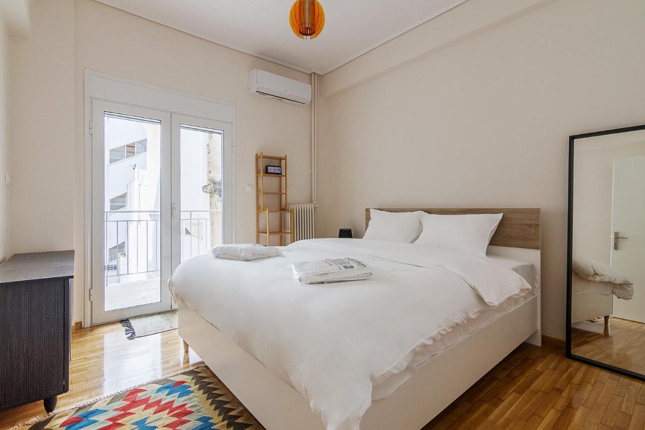 A Modern 2-Bedroom Apartment Near Areios Pagos Atene Esterno foto